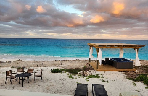 George Town Cottage | Serene and Tranquil ocean view cottage w/hot tub and vehicle