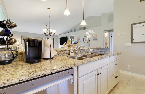 Palm Beach Gardens Cottage | Serene Cottage in PGA Paradise, 15mn from the Beach