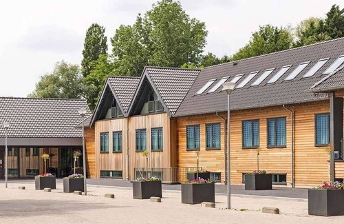 Uden Hotel | Serene Escape with Balcony Near Windlust Mill Free Parking