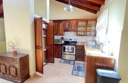 St. Ann's Bay House | Serene Haven at Village Green
