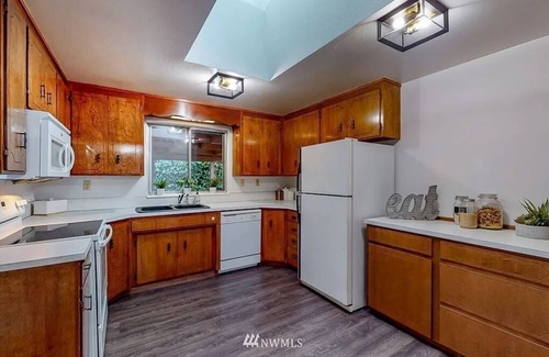 Lakewood House | Serene Hideaway with Lush Backyard Oasis: Historical Steilacoom
