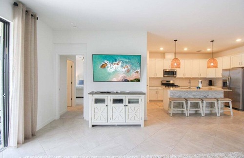 Lakewood Ranch House | Serene lakefront pool home in Lorraine Lakes - Coral Paradise