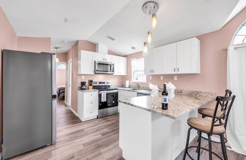 Iona House | Serene Oasis - 2 Bedroom - Less than 5 miles to the beaches!