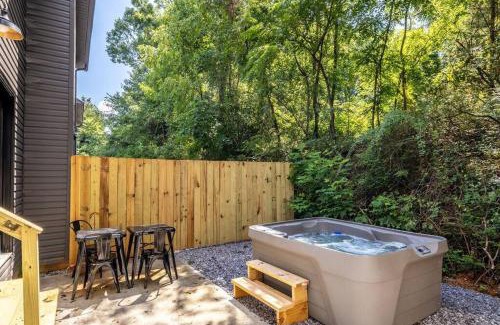 Sevierville House | Serene Retreat Private Hot Tub and Arcade