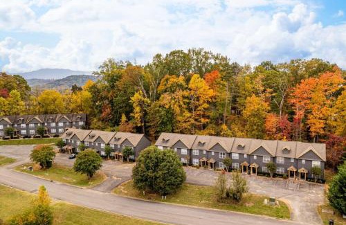 Sevierville House | Serene Retreat Private Hot Tub and Arcade