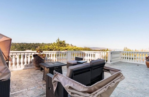 Hillsborough House | Serene Retreat w/Private Pool, Jacuzzi & Skyline Views