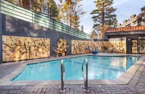 South Lake Tahoe Hotel | Serene South Lake Tahoe Stay: Stunning Views, Heated Pool, & Tennis Court