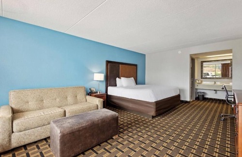 Greeneville Hotel | Serene Stay Near Jordan Knob, Free Parking, Pet Friendly