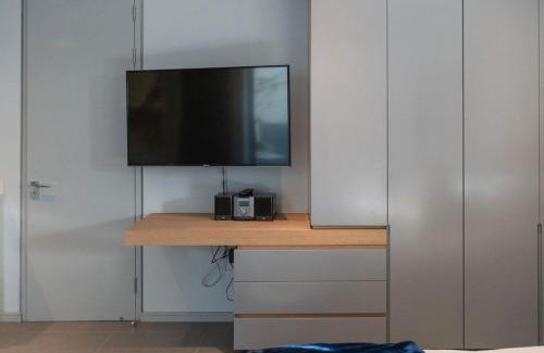 Fresnaye Apartment | Serene Studio at St Bartholomew