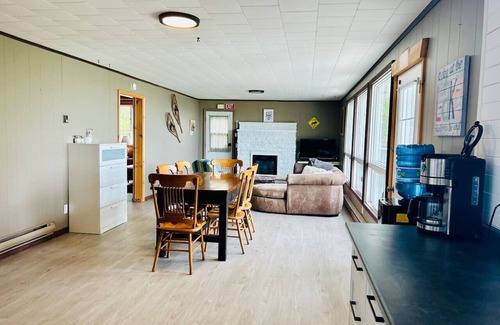 Tobermory Cottage | Serene Tobermory waterfront cottage