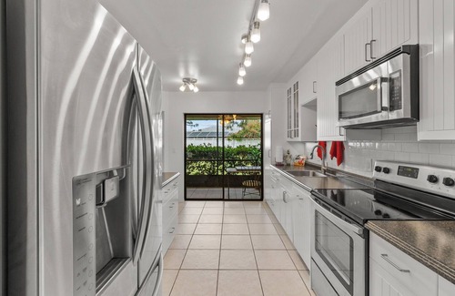 Myrtle Trace Villa | Serene Venice Villa- 15 Minutes to the Beach