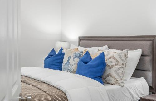 Thomas Drive House | Serenity By The Sea - Seasonal Hot Tub, BBQ, FREE Daily Activities, 4 Min Drive to Beach!