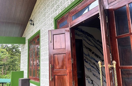 Ri-Bhoi Villa | Serenity in the lake house among the Abode of Clouds! All are welcome!