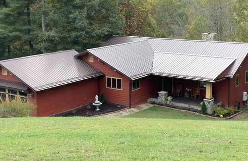 Piper Gap House | Serenity Mountain Manor 3BR-2-1/2BA 7 acres bordered by gorgeous mountain stream