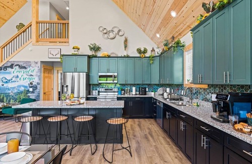 Massanutten Ski Chalet | Serenity - Mtn Views - Hot Tub - Nature - Escape