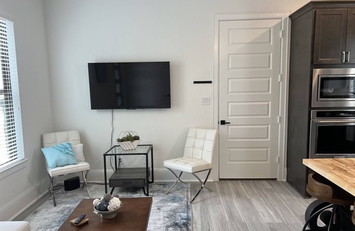 Decker Prairie Apartment | Serenity Pines, one bedroom, one bathroom apartment with full kitchen and garage