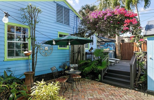 Old Northwood Historic District Cottage | Serenity Retreat Minutes to the Beach, Guesthouse