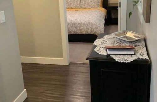 Sardis House | Serenity suite, feel at home in our home.