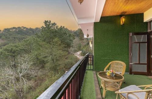 Dharampur Apartment | Serenity Wellness Kasauli !