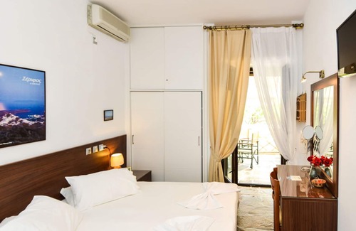 Livadi Apartment | Serifos budget friendly next to the beach for 4
