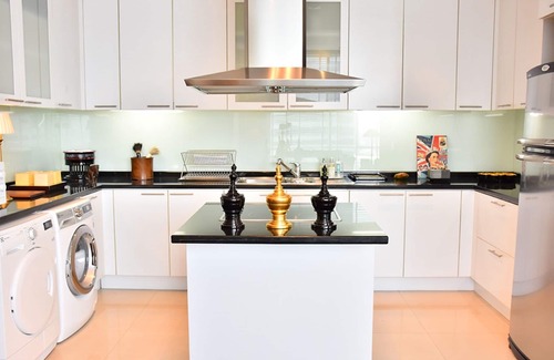 Yan Nawa Apartment | Serviced 1 Bed SKY VILLAS with View, Pool and BTS