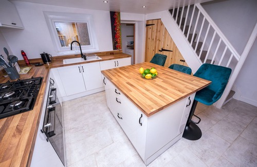 Port Talbot House | Set in Afan Forest Park, this cosy 2-bed retreat is a Guest Favourite for riders, hikers and dog-owners. Light the log burner, Wash your bikes store in the secure shed, and wake up to trails on the doorstep. Pet-friendly, parking included, fast WiF.