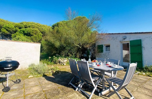 Le Bois-Plage-en-Re House | Set of two houses in the heart of the dunes