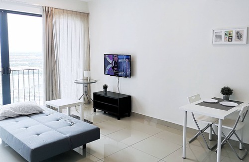 Shah Alam Apartment | Setia City Convention Center Trefoil Studio for 4 Pax
