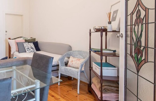 Henley Beach Apartment | Settle in @ Henley: Cosy Hidden Gem with parking