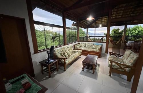 Armacao House | Seu refúgio frente ao mar em Ilhabela