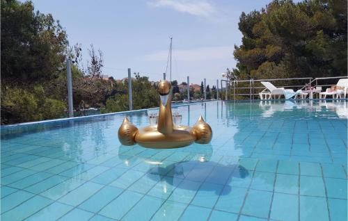 Zaboric House | Seven-Bedroom Holiday Home In Zaboric