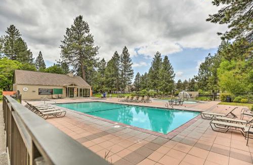 Bend Apartment | Seventh Mountain Condo in Bend with Scenic Views!