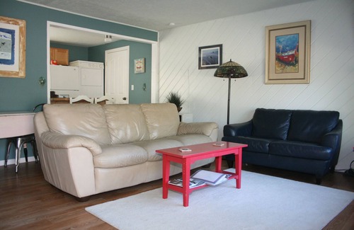 Seward House | Seward Beachside Bungalow - Cottage on the Bay