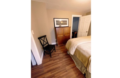 Seattle Metro Area Cottage | Seward Park Wisteria Cottage