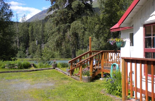 Crown Point Cottage | Seward Scenic Alaska River CottagenTrail River Gardensn30791 Seward Highway