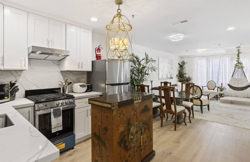 Inner Richmond Apartment | SF Newly Remodeled Charming 2bd With 100% Walking Score
