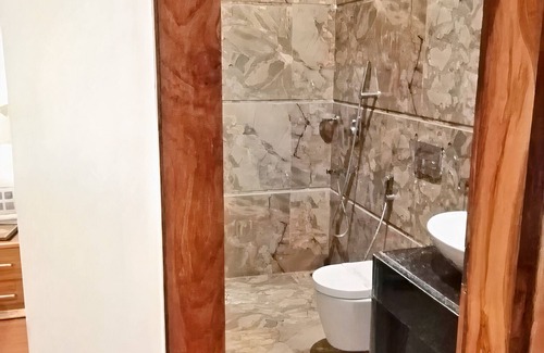 Allahabad Hotel | SH&B - Hotel Millennium Inn, Prayagraj