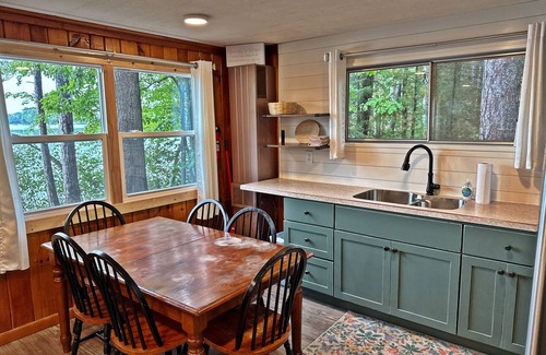 Tomahawk Cabin | Shady Rest Cabin #8, 3BD, Sunset Views, Beach, Pets Welcome, Swimming, Firepit