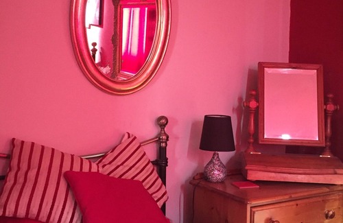 Newton Burgoland House | Shakespeare apartment vintage home from home on the edge of National Forest