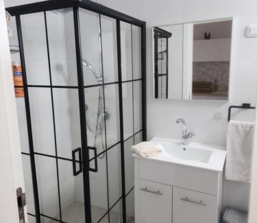 Eilat House | Shalom's place