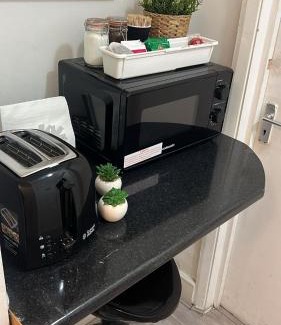Seven Sisters Bed & Breakfast | Shalom Stay London