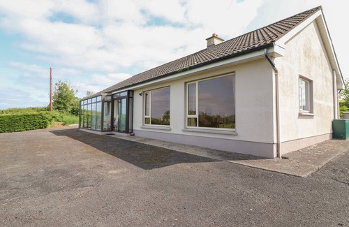 Puckaun Cottage | SHANNON VIEW, family friendly in Puckane, County Tipperary