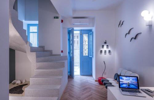 Ermoupoli Hotel | Shapes Luxury Suites