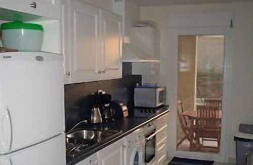 Riou - Petit Juas - Av de Grasse Apartment | Shared Pool and Garden