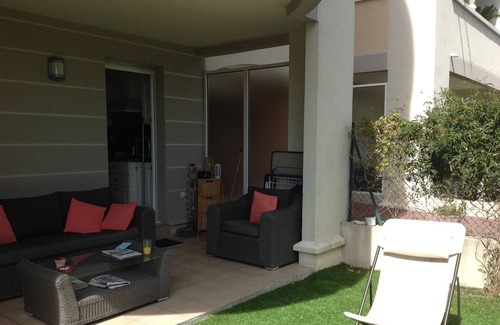 Riou - Petit Juas - Av de Grasse Apartment | Shared Pool and Garden