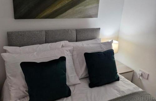 Hillsborough House | Sheffield Serenity House with 4 Bedrooms