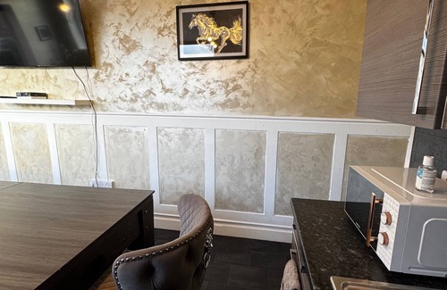 Sheffield Apartment | Sheffield Serenity Retreat - Cozy 3-bed House