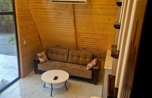 Sheki House | Sheki A Frame: La Dolce Vita