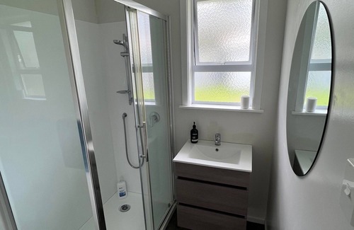Pukenui House | Shell Cottage - lovely cottage situated in Pukenui