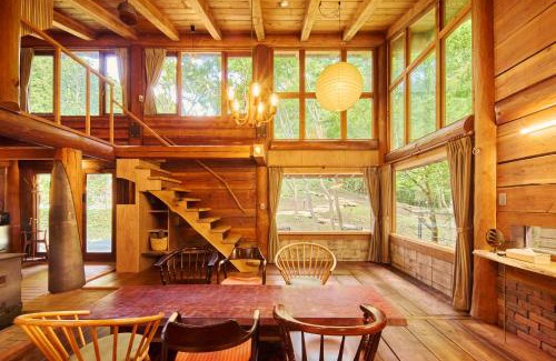 Tsuru House | SHELTER,都留 大自然の貸切Villa 8名入れるサウナ付き 完全プライベート空間